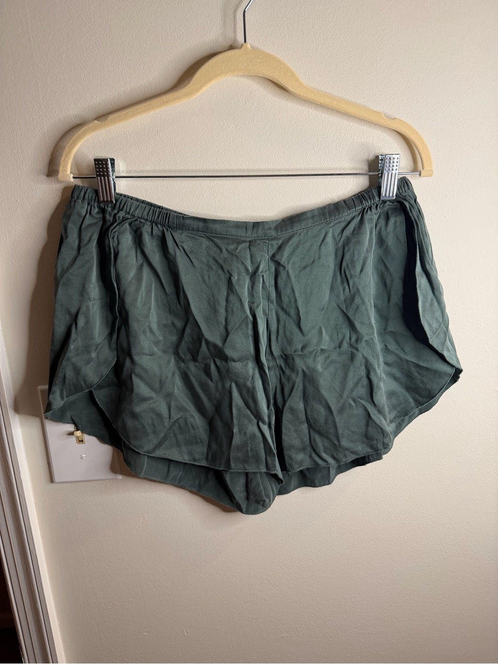 Lunya Green Washable Silk Tulip Sleep Shorts Size L
